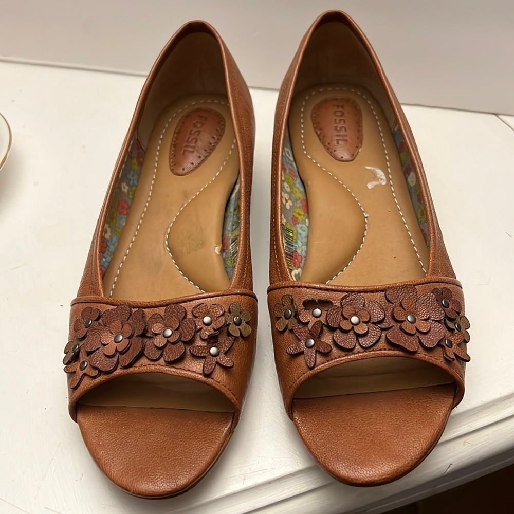 FOSSIL Open Toe Vegan Leather Shoes with Applied Flowers Size 7